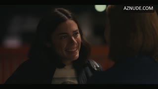 LORENZA IZZO nude in Hacks