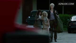MACKENZIE DAVIS nude in Halt and Catch Fire