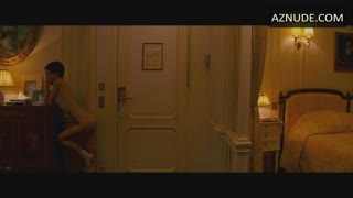 NATALIE PORTMAN nude in Hotel Chevalier