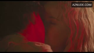 JUNO TEMPLE nude in Jack and Diane