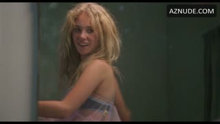 JUNO TEMPLE nude in Jack and Diane