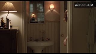 RENEE ZELLWEGER nude in Jerry Maguire