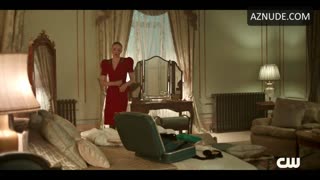 SOPHIE TURNER nude in Joan