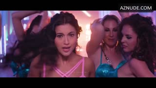 GAUHAR KHAN nude in Kya Kool Hain Hum 3