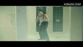 CLAIRE KEIM nude in La nouvelle Blanche-Neige