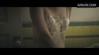 NATALIE PORTMAN nude in Lady in the Lake