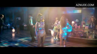 NATALIE PORTMAN nude in Lady in the Lake
