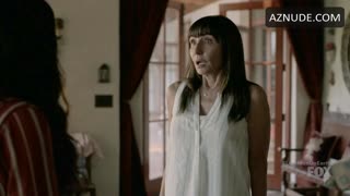 CLEOPATRA COLEMAN nude in The Last Man on Earth