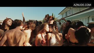 EURIDICE AXEN nude in Loro
