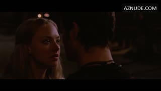 AMANDA SEYFRIED nude in Red Riding Hood