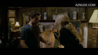 BUSY PHILIPPS nude in Made of Honor