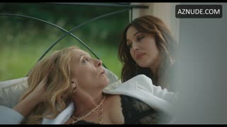 TONI COLLETTE nude in Mafia Mamma