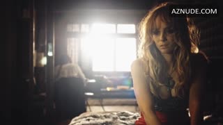 SIMONE SPOLADORE nude in Magnifica 70