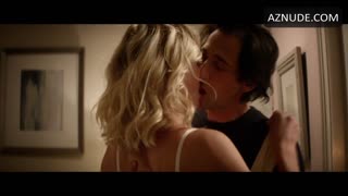 YVONNE STRAHOVSKI nude in Manhattan Night