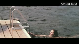 ELIZABETH OLSEN nude in Martha Marcy May Marlene