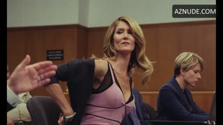 LAURA DERN nude in Marriage Story