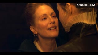 JULIANNE MOORE nude in Mary & George