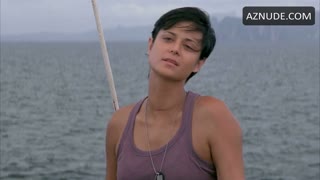 CATHERINE BELL nude in Men of War