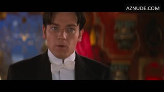 NICOLE KIDMAN nude in Moulin Rouge!