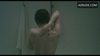 MAISIE WILLIAMS nude in The New Mutants