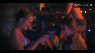 ANNALISA COCHRANE nude in One of Us Is Lying