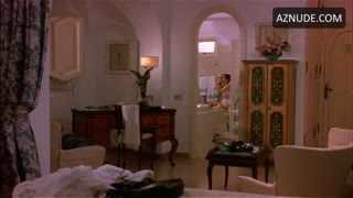 MARISA TOMEI nude in Only You
