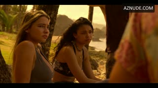 CARLACIA GRANT nude in Outer Banks
