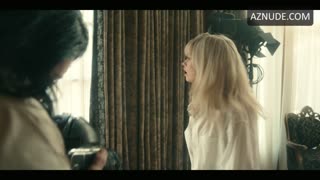 LILY JAMES nude in Pam & Tommy