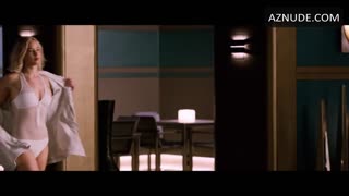 JENNIFER LAWRENCE nude in Passengers