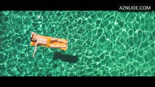URSULA CORBERO nude in Quien mato a Bambi?