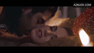 SUNNY LEONE nude in Ragini MMS 2