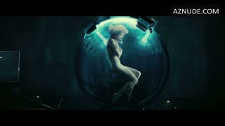 MILLA JOVOVICH nude in Resident Evil: Extinction