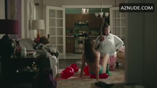 FRANKIE SHAW nude in SMILF