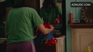 FRANKIE SHAW nude in SMILF