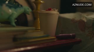 FRANKIE SHAW nude in SMILF