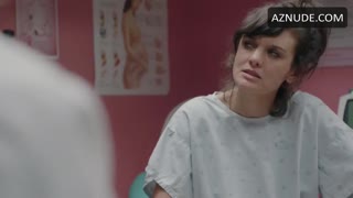 FRANKIE SHAW nude in SMILF