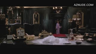 MARY ELIZABETH MASTRANTONIO nude in Scarface