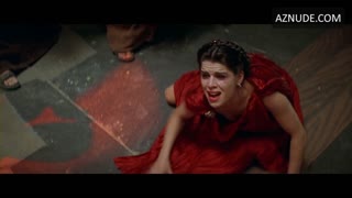 NEVE CAMPBELL nude in Scream 2
