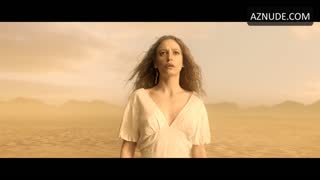 SERENAY SARIKAYA nude in Shahmaran