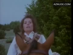 ELIZABETH HURLEY nude in Sharpe