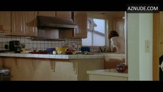 JULIANNE MOORE nude in Short Cuts