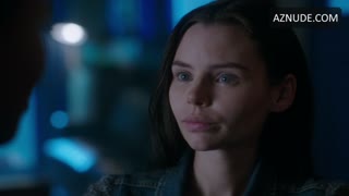 ELINE POWELL nude in Siren