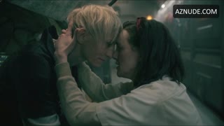 LENA HALL nude in Snowpiercer