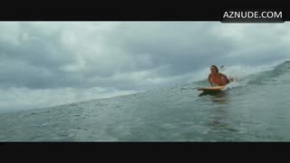 HELEN HUNT nude in Soul Surfer