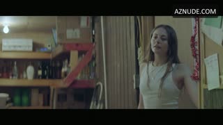 WILLA HOLLAND nude in The Dirty South