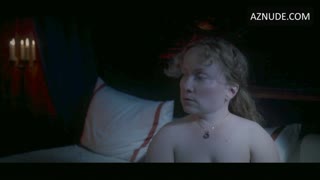 KIRUNA STAMELL nude in The Serpent Queen