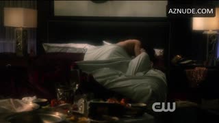 MELISSA ROXBURGH nude in The Tomorrow People