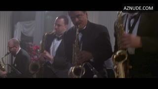 RENE RUSSO nude in The Thomas Crown Affair