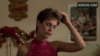 JAMIE LEE CURTIS nude in Trading Places