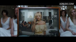 STEPHANIE MOORE nude in Under the Silver Lake